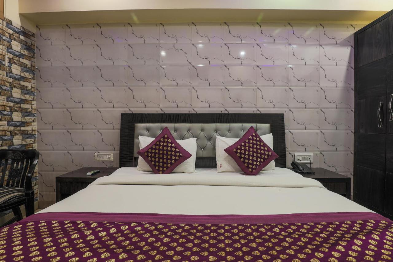 Hotel Guruvas Inn "Vaccinated Staff" Yeni Delhi Dış mekan fotoğraf